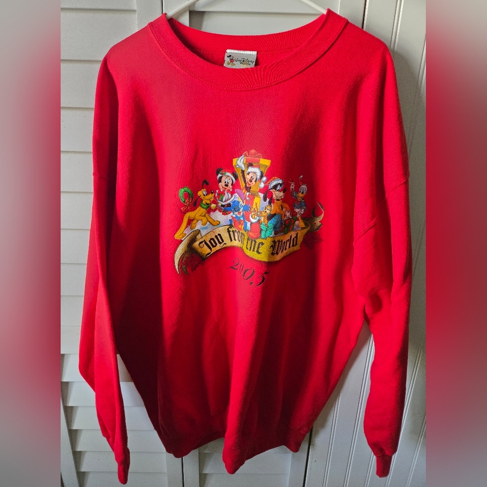 VTG Y2K Disney Christmas 2005 Red Crewneck with Classic Characters Size XXL